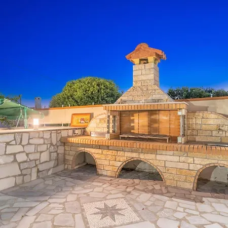 Erasmia- House 2 Upper Floor *