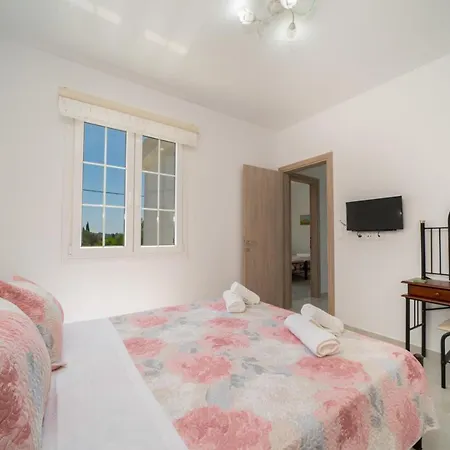 Erasmia- House 2 Upper Floor Ferienhaus