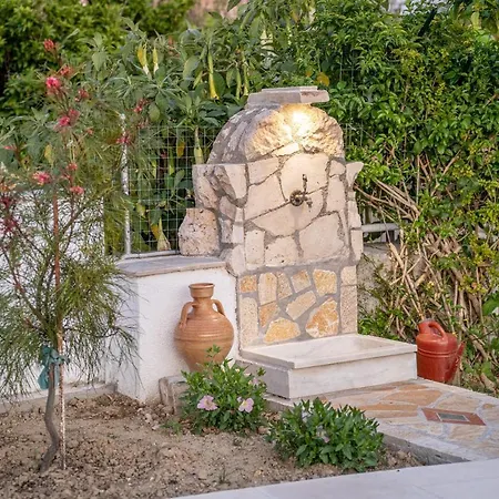 Erasmia- House 2 Upper Floor Tatil Evi