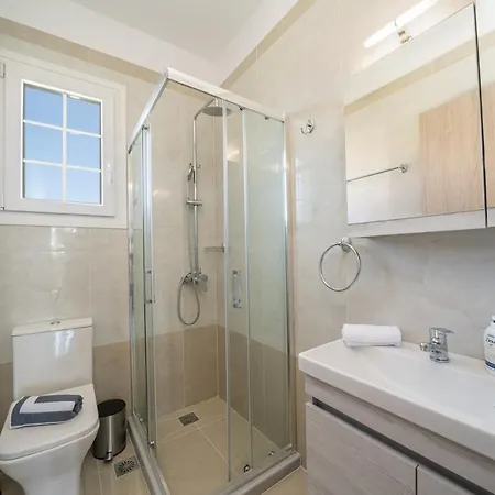 Erasmia- House 2 Upper Floor Свороната