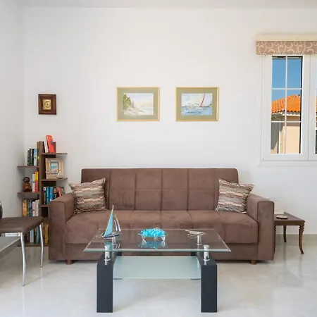 Erasmia- House 2 Upper Floor Свороната