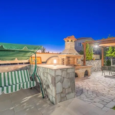 Erasmia- House 2 Upper Floor Semesterbostad *