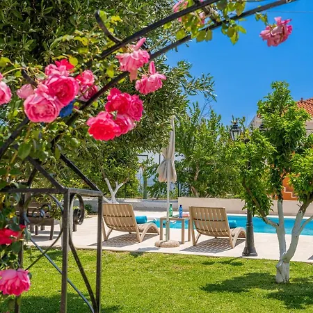 Erasmia- House 2 Upper Floor *