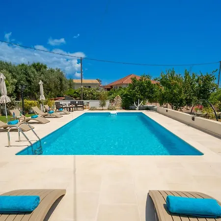 Erasmia- House 2 Upper Floor Дом отдыха Свороната