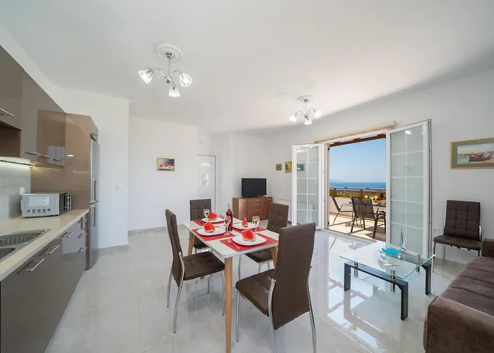 Erasmia- House 2 Upper Floor