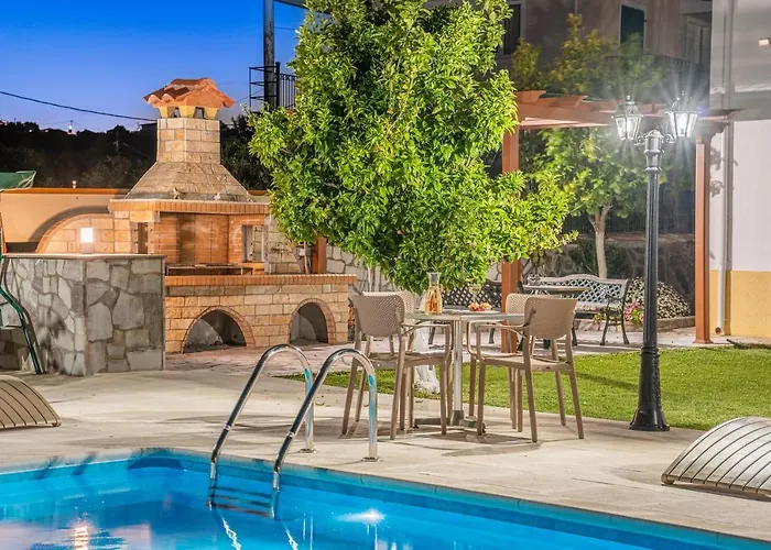 Erasmia- House 2 Upper Floor