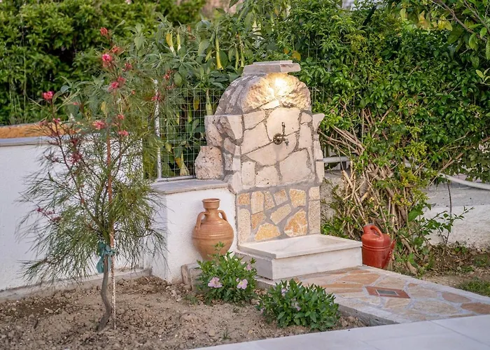 Erasmia- House 2 Upper Floor 度假居