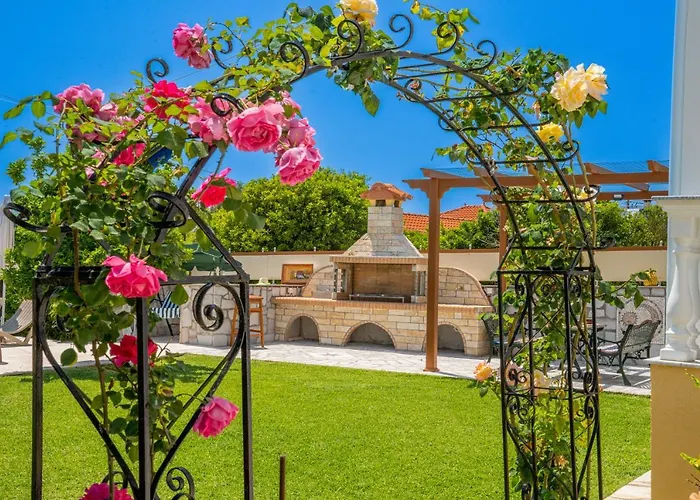 Erasmia- House 2 Upper Floor