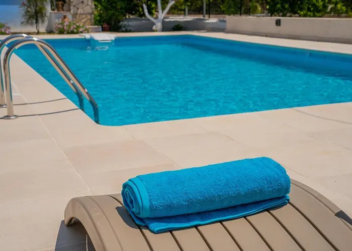 Erasmia- House 2 Upper Floor